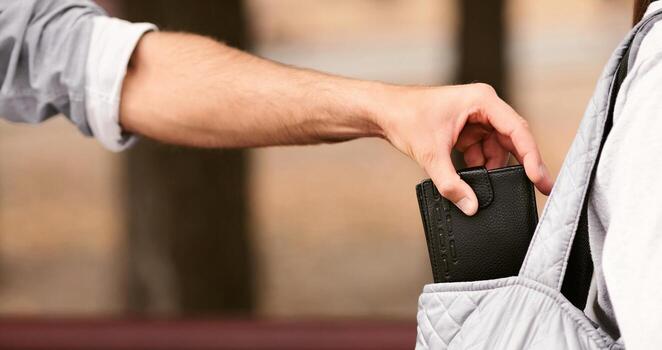 1.8 Million Wallets Are Lost or Stolen Every Year - CarryPeace